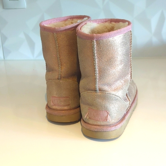 Girls Ugg Cozy Pink Glitter Kids Boots - Size 5 In Good Condition - Picture 2 of 5